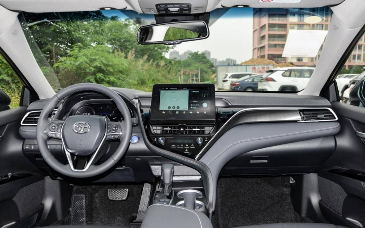 臨近換代,第八代凱美瑞現已直降4萬,年底想買車的還不抄底?