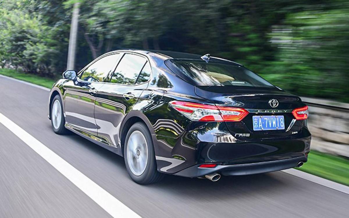 臨近換代,第八代凱美瑞現已直降4萬,年底想買車的還不抄底?