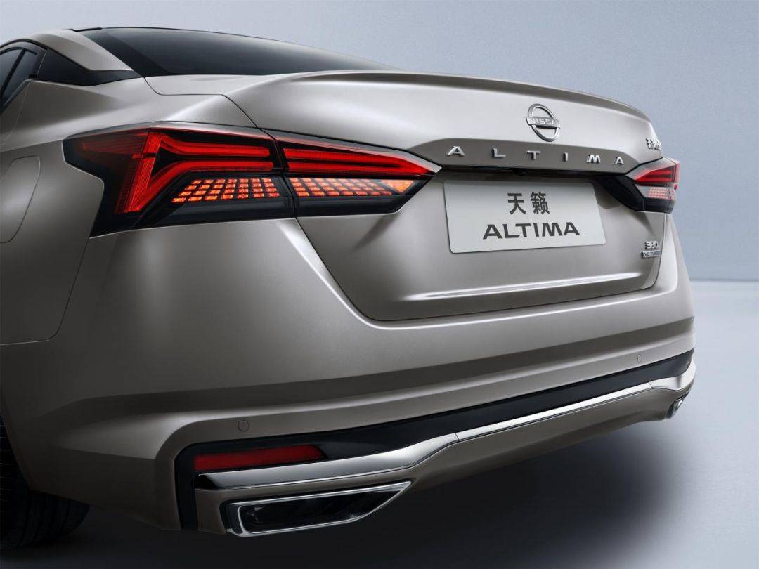 20萬級合資B級車誰更強?看全新天籟和第九代凱美瑞針尖對麥芒