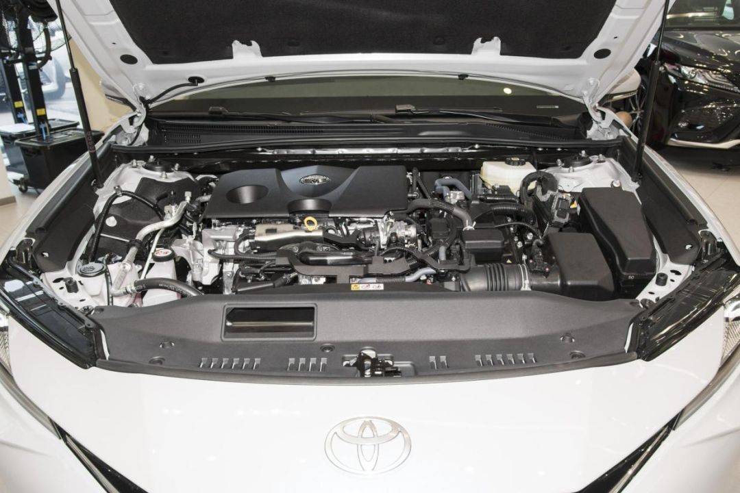 20萬級合資B級車誰更強?看全新天籟和第九代凱美瑞針尖對麥芒