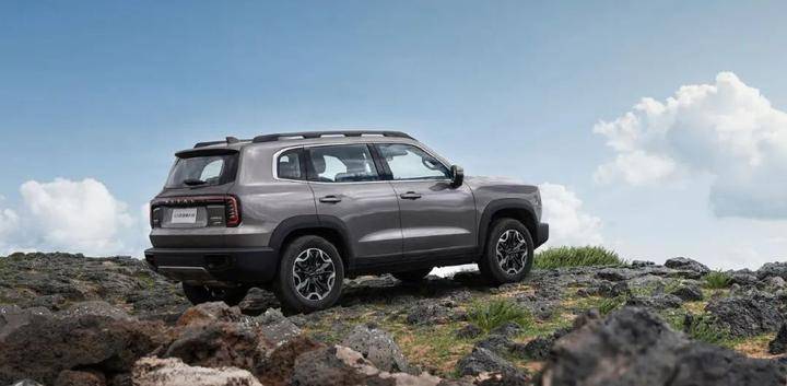 哈弗大狗PK奇瑞探索06,誰才是可城可野最優選?