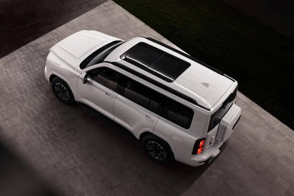 全新哈弗H9最新官圖發(fā)布,硬朗復(fù)古盒子造型,汽油柴油動(dòng)力均有