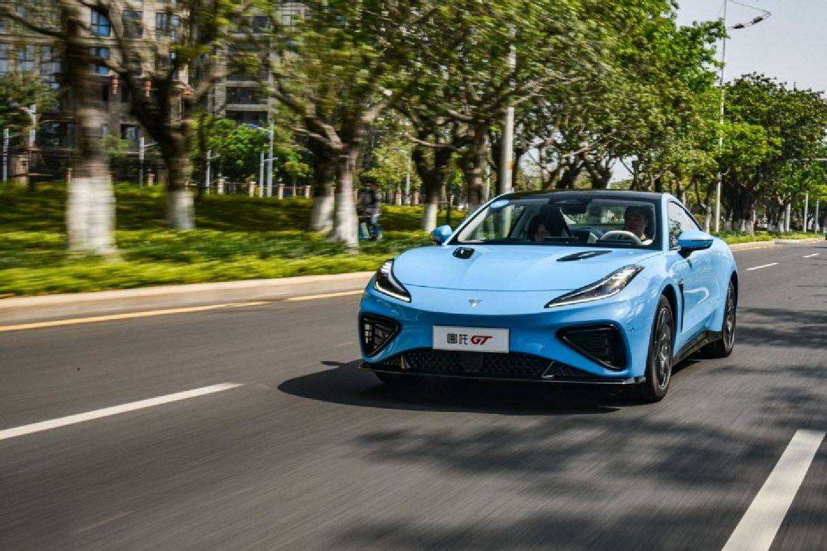 問界超理想小鵬不過萬,1月新勢力陣營誰取得了開門紅?