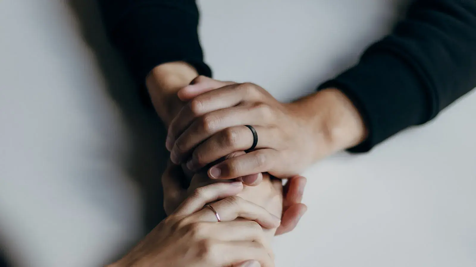 霍啟剛談年輕人壓力大跳槽頻繁