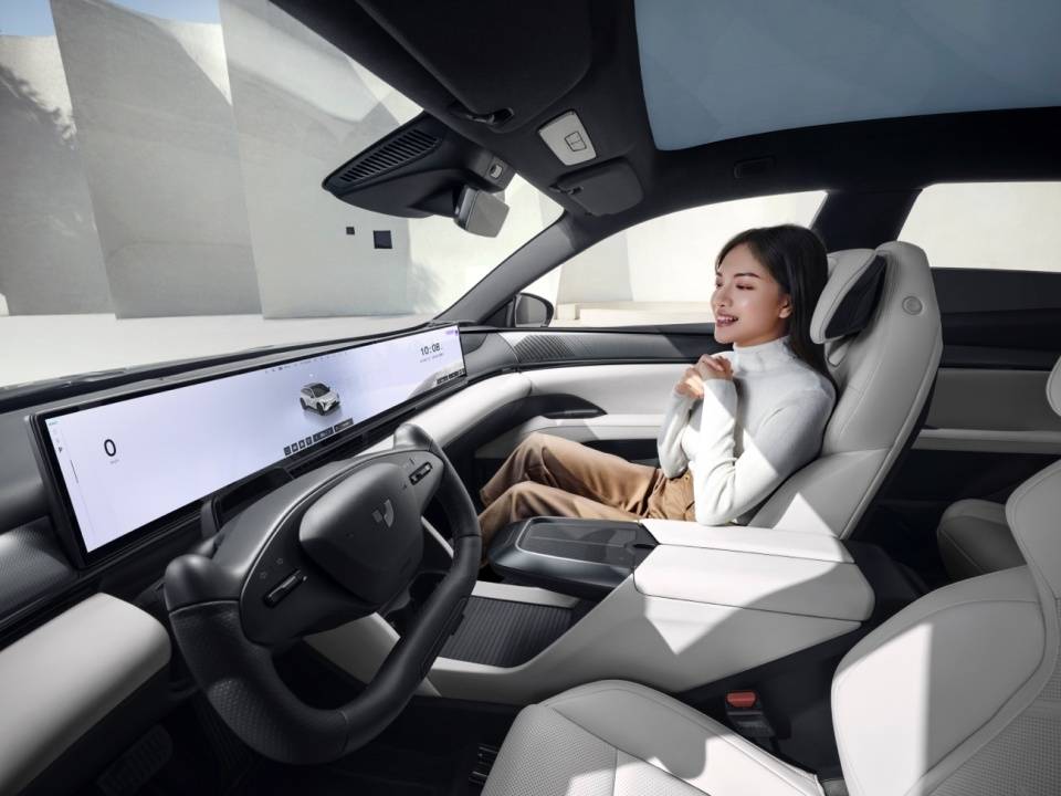 選配至高立減45000元 極越01全新優(yōu)惠重磅上線 圖片