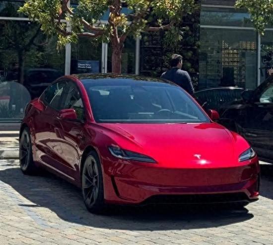 加速更快,全新特斯拉Model 3高性能版曝光