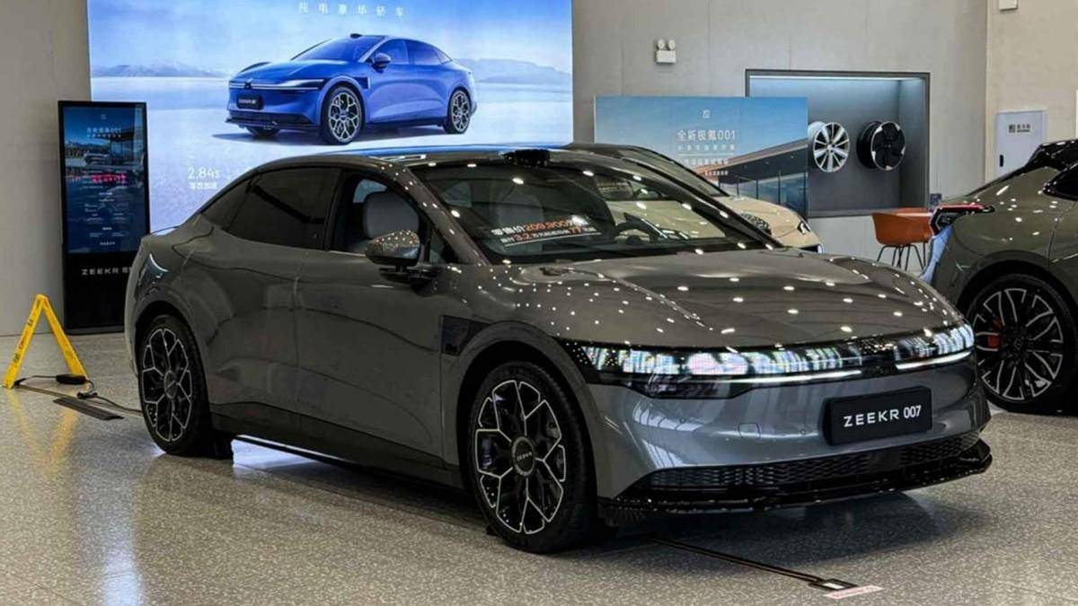 國貨大戰,小米SU7對比極氪007,20萬級到底選誰