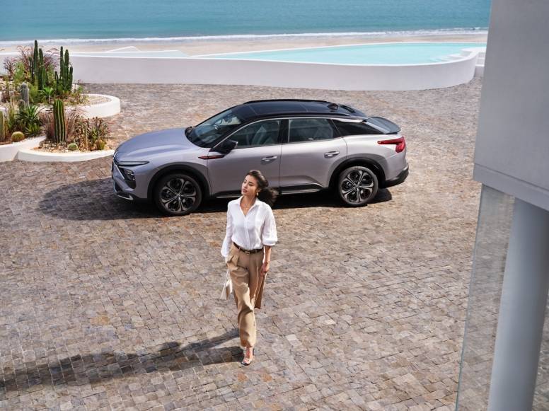 14.37萬起,2024款凡爾賽C5 X &全新版本旅不凡上市