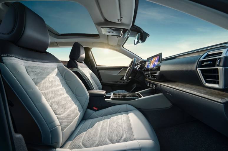 14.37萬起,2024款凡爾賽C5 X &全新版本旅不凡上市