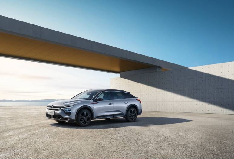 14.37萬起,2024款凡爾賽C5 X &全新版本旅不凡上市