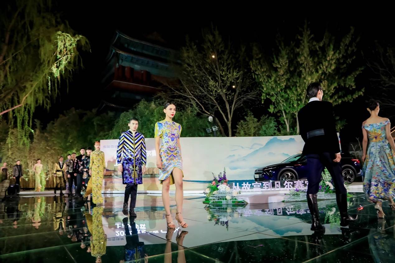 2024款凡爾賽C5 X &全新版本旅不凡優雅登場!14.37萬元起