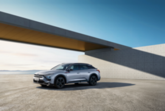 2024款凡爾賽C5 X &全新版本旅不凡優雅登場!14.37萬元起