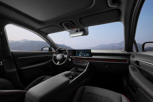 對標老對手凱美瑞,第十一代索納塔帶來了哪些新啟示?