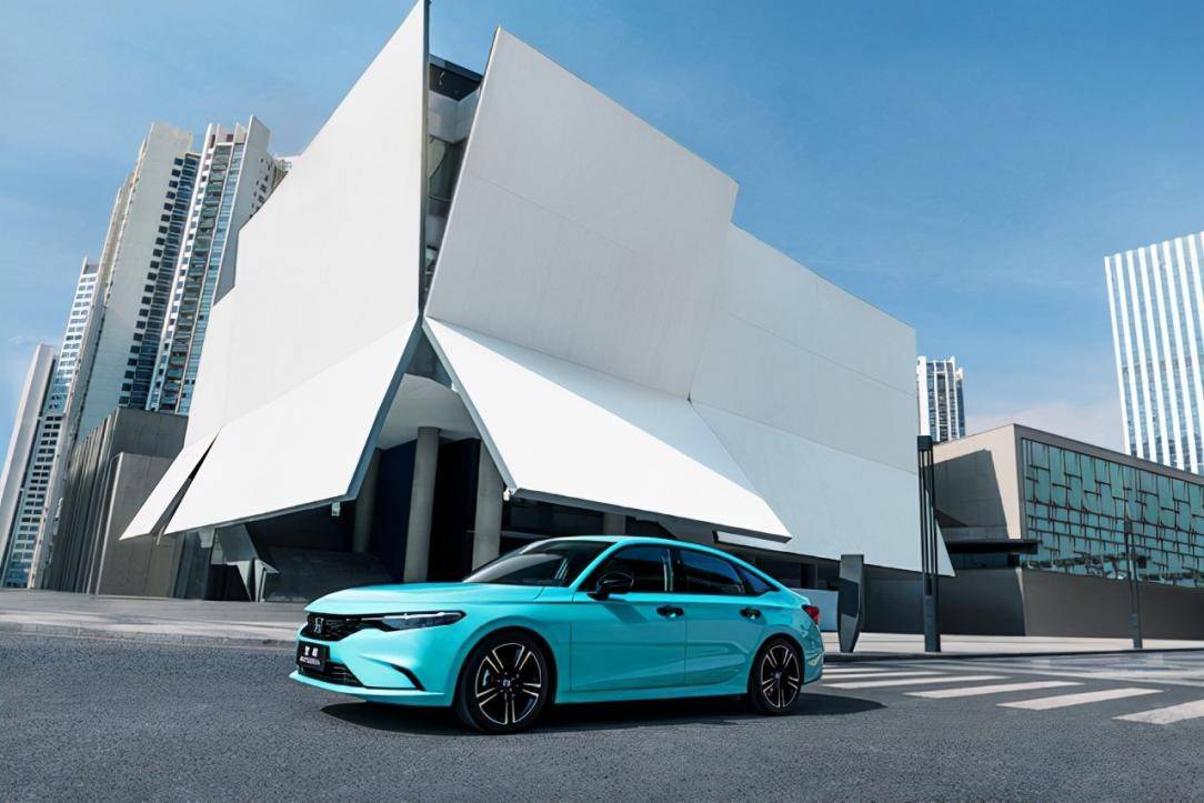 型格e:HEV與凱美瑞雙擎:日系雙雄的各自魅力