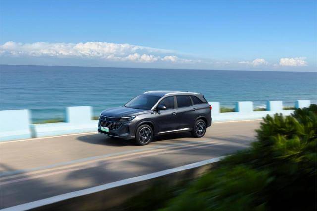 電比油低再升級,藍電E5榮耀版9.98萬元起上市