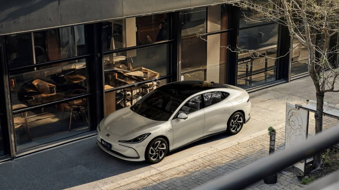 智己VS小米,一場大戰,竟成雙贏?