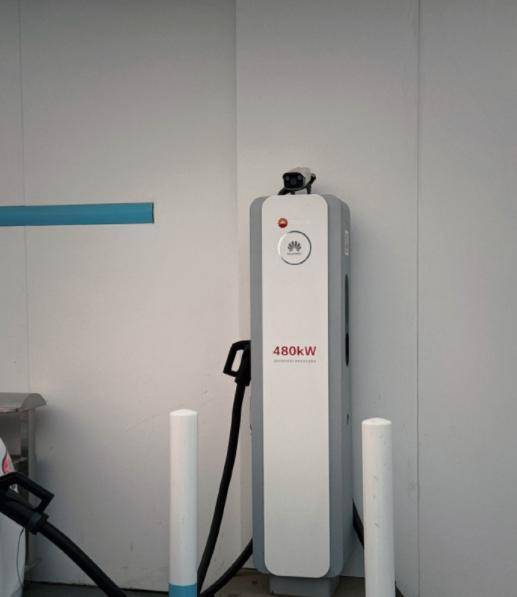 純電轎車市場上演諸神之戰,智界S7首發華為視覺智駕!