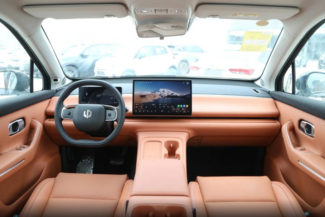 僅13.58萬起,兩套動力可選,還帶8295芯片,零跑C10有多卷?