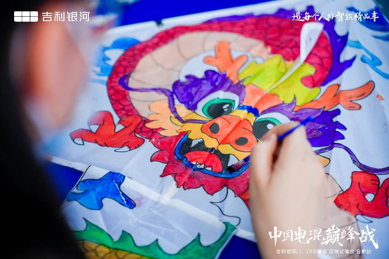 中國(guó)電混巔峰戰(zhàn),吉利銀河L7、L6龍騰版全系降價(jià)增配