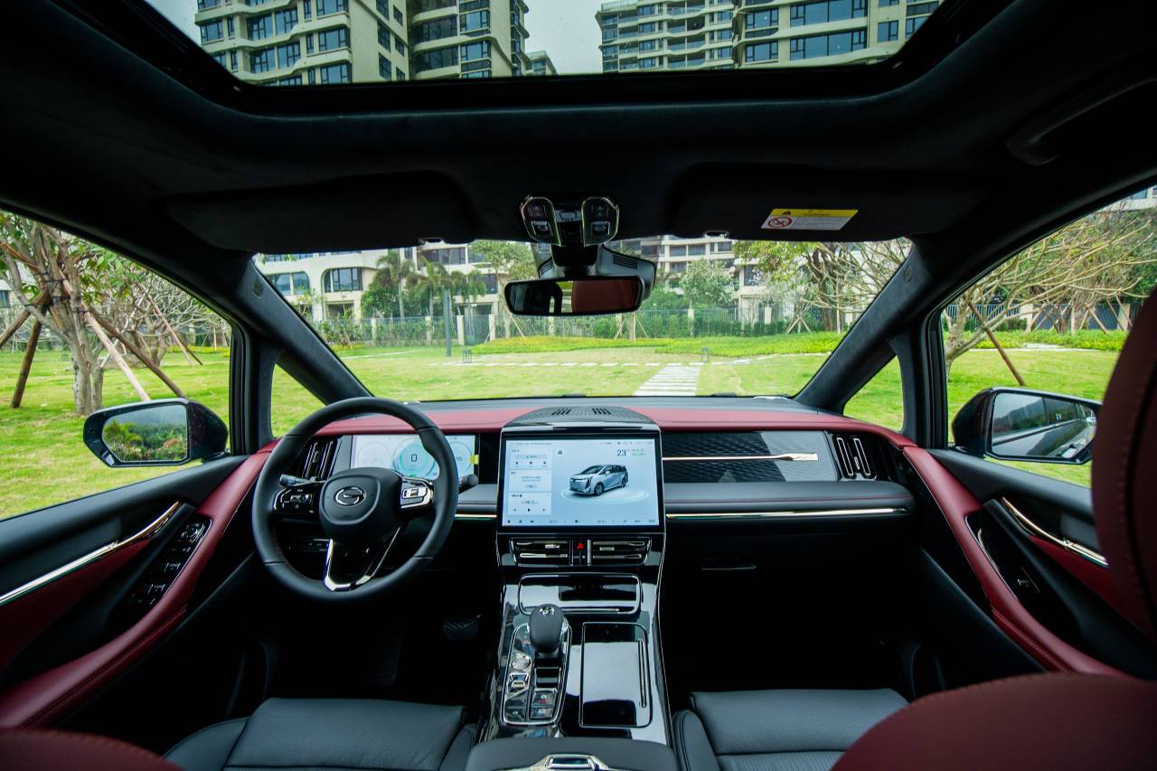 配可分離福祉座椅,廣汽傳祺新能源E9電動福祉版正式下線