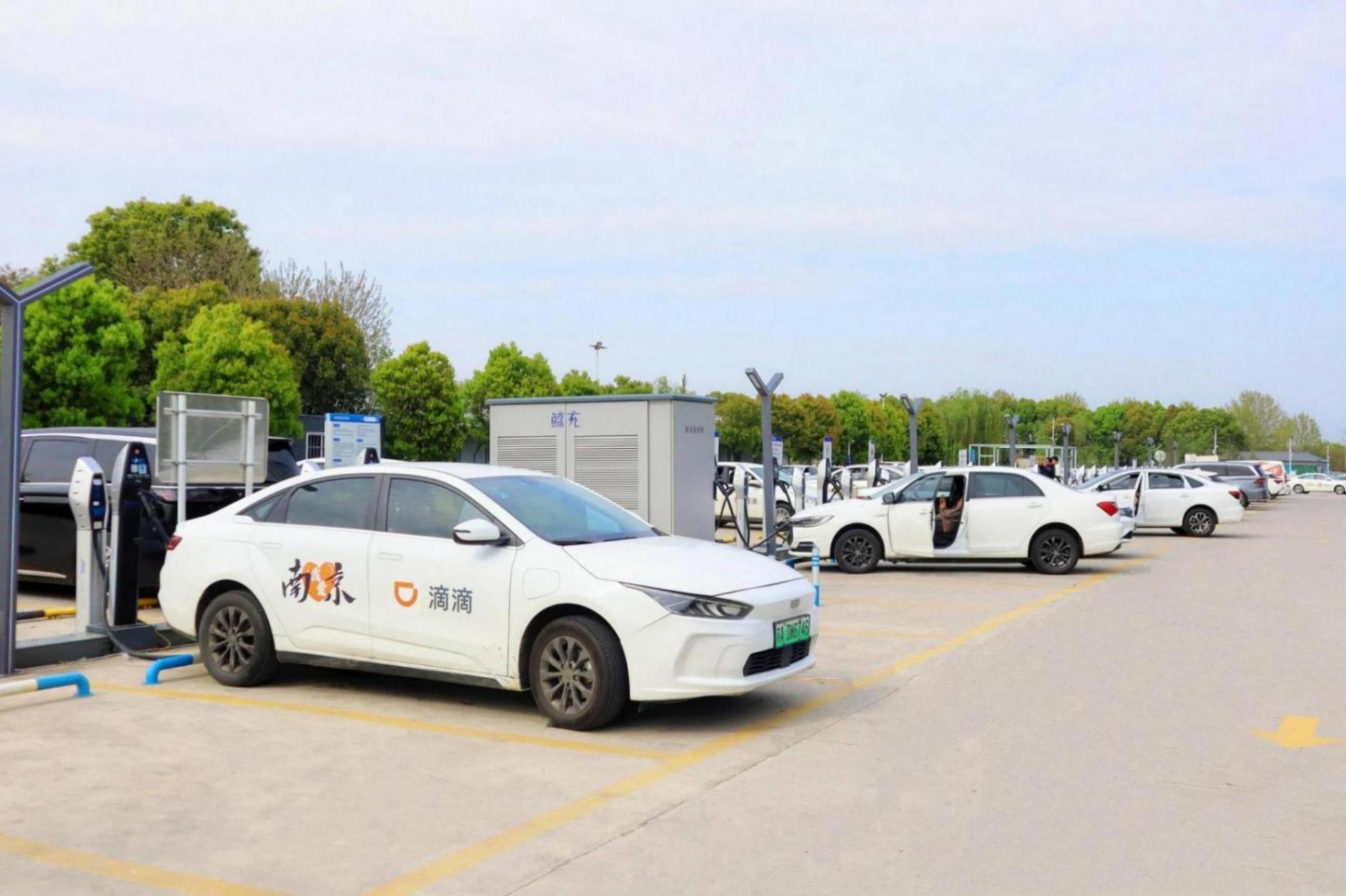 場站升級!電力十足!鯨充南京江寧區(qū)祿口機(jī)場110充電槍上線運(yùn)營