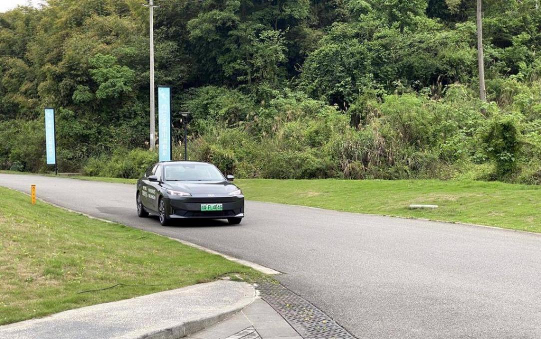 試駕長安啟源A05/Q05真香版,可混動可增程,開起來是真的爽 試駕長安啟源A05/Q05真香版,可混動可增程,應對多場景用車需求最在行