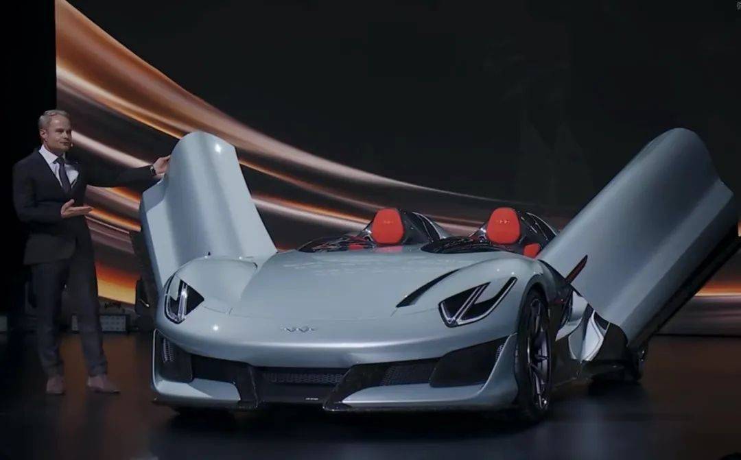 卅載盛典獻“方”陣——方程豹汽車春季發布會深圳舉行