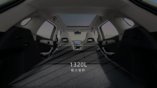 年輕人的第一臺純電車!元UP登陸廣州