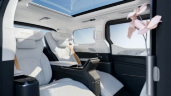 買勞斯萊斯的 會(huì)去買極氪009光輝嗎?