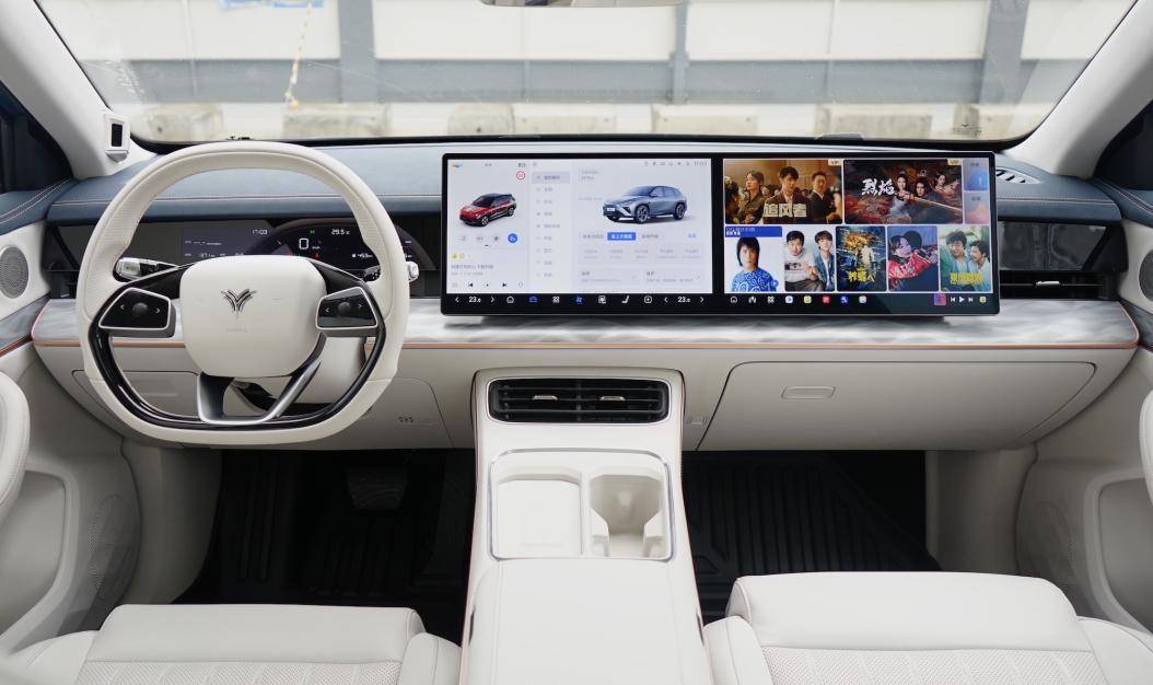 不糾結續航 配置給力 底盤有提升空間 哪吒L增程版試駕測評