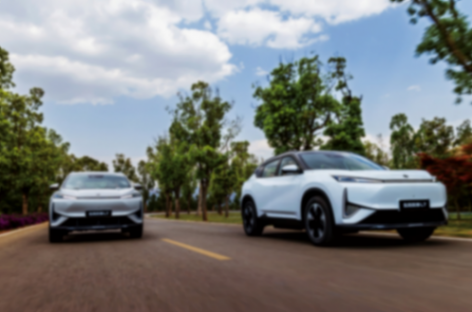 2054km!風神L7成為中國首個突破2000km超長續航的混動SUV !