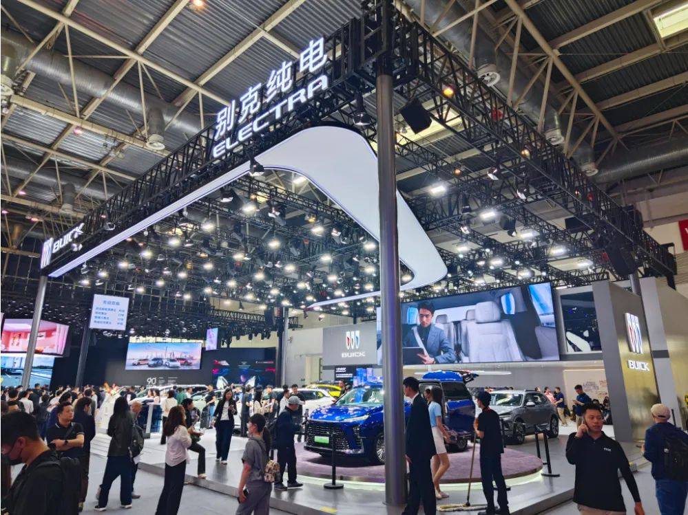 藍牌的GL8已經(jīng)天下無敵,那綠牌的GL8能不能收回失地?