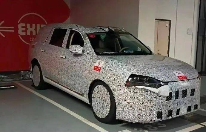 問界M8最新諜照!5座版問界M9?800V+ADS 3.0,網傳35萬元起售