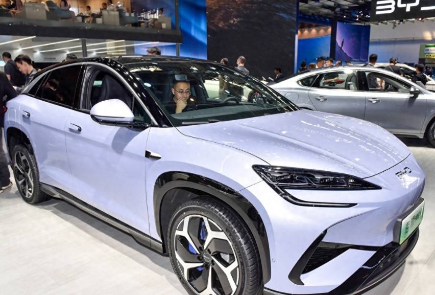 比亞迪梭哈了,海獅07 EV正式上市,四款配置怎么買最值?