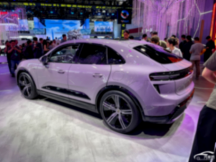 奧迪Q6L e-tronVS保時捷Macan EV 12