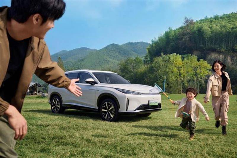 新技術(shù)賦能新產(chǎn)品 榮威“D家族”的首款SUV榮威D5X預(yù)售11.98萬起