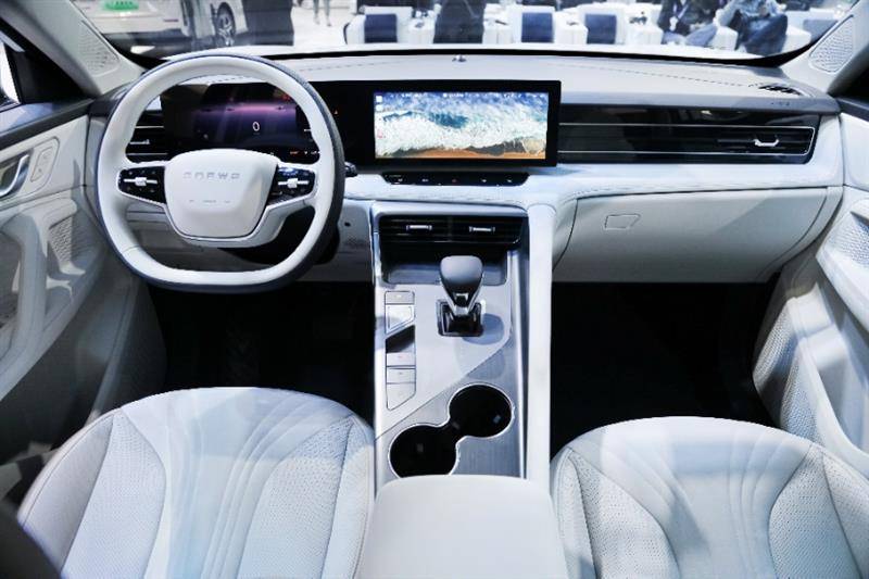 新技術(shù)賦能新產(chǎn)品 榮威“D家族”的首款SUV榮威D5X預(yù)售11.98萬起