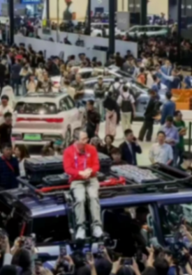 賣掉奔馳邁巴赫S600,買這臺售價78.90萬起的國產車,車主真霸氣