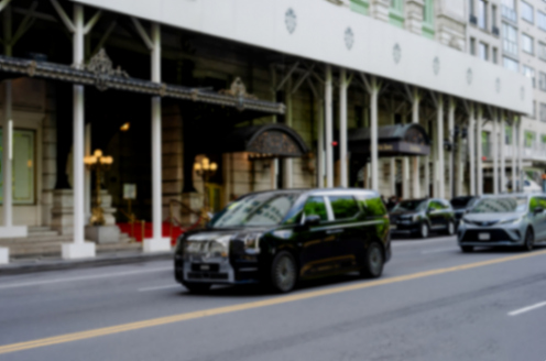 賣掉奔馳邁巴赫S600,買這臺售價78.90萬起的國產車,車主真霸氣