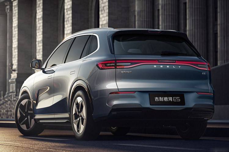 首款全球車型,吉利推出了一款全新SUV,賣多少錢合適?