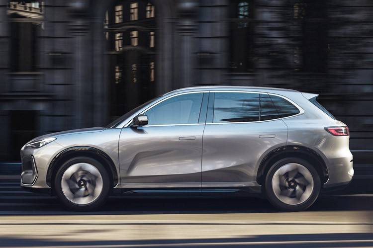 首款全球車型,吉利推出了一款全新SUV,賣多少錢合適?