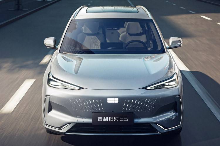 首款全球車型,吉利推出了一款全新SUV,賣多少錢合適?