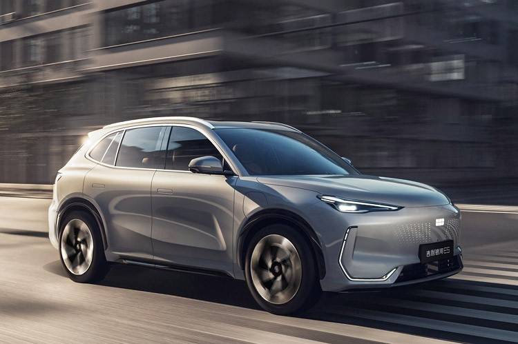 首款全球車型,吉利推出了一款全新SUV,賣多少錢合適?