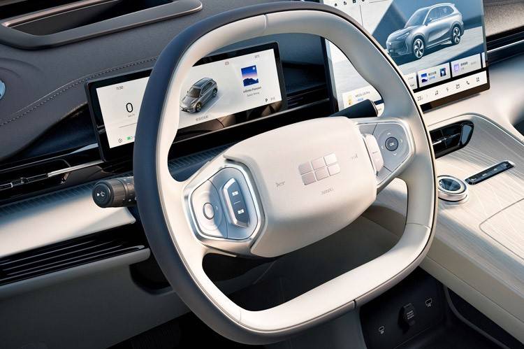 首款全球車型,吉利推出了一款全新SUV,賣多少錢合適?