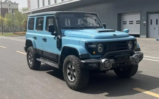 全新212實車亮相,你就說帥不帥