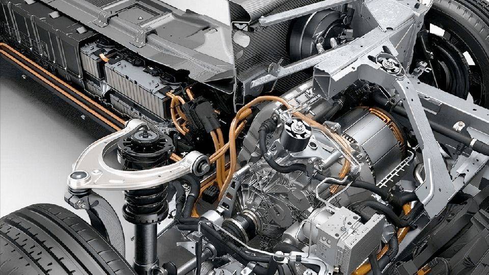 四驅(qū)435馬力,續(xù)航破700km,開比亞迪下賽道有戲了?