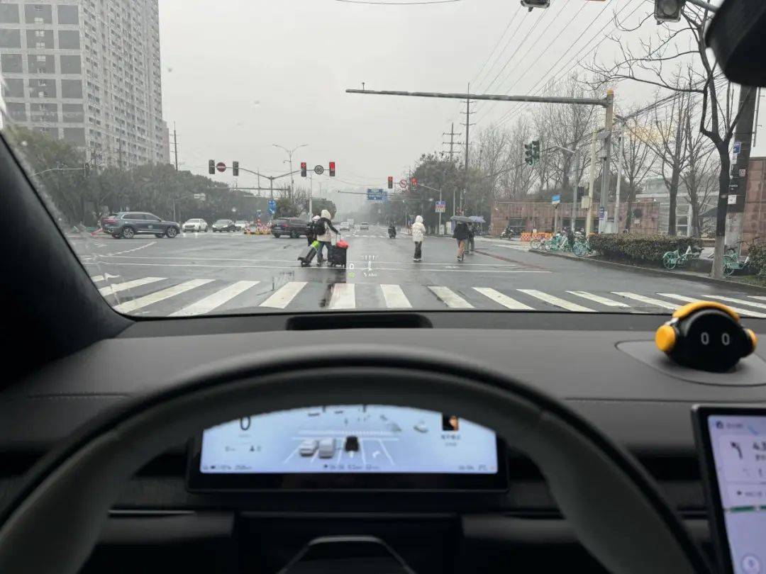 高端純電市場,看似蜜糖,實則苦飲?