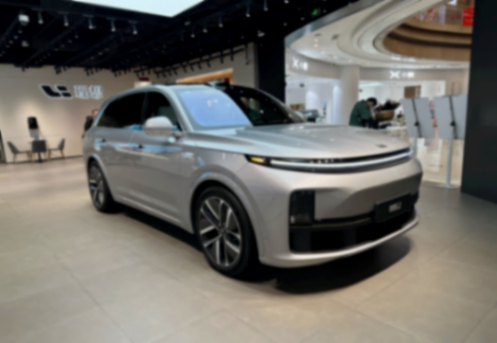 座椅鼓包、塌陷、起“麻點”,理想的“大沙發”怎么了?