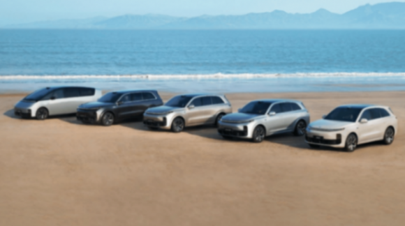 一季度凈利環比大跌90%!理想回防L系列,純電車全推遲至明年發布