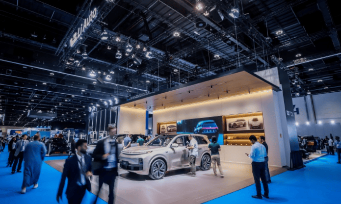 一季度凈利環比大跌90%!理想回防L系列,純電車全推遲至明年發布